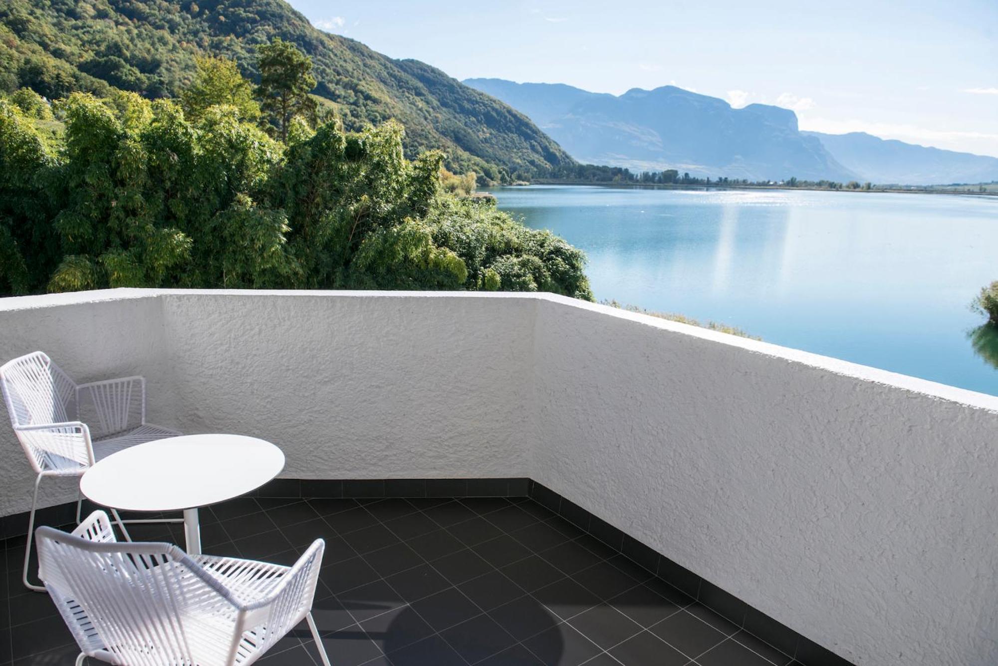 Seehotel Ambach Caldaro Bagian luar foto