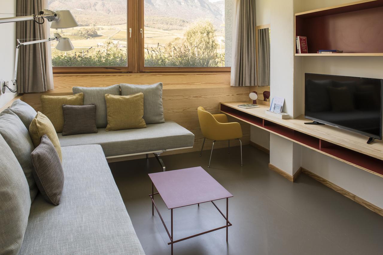 Seehotel Ambach Caldaro Bagian luar foto